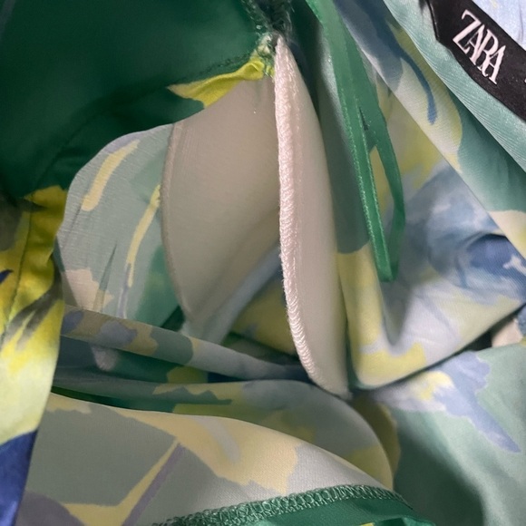 NWOT Zara Floral Satin Jumpsuit in Green, Yellow, and Blue. Size Small - Picture 14 of 15